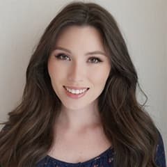 Haley-Grace McCormick, a novelist and 2024 SNHU graduate with a bachelor's in creative writing and English.