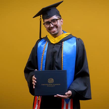 Luis Zayas, a 2025 bachelor's in healthcare administration graduate from SNHU.
