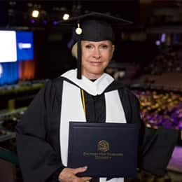 Marilyn Barth, a 2023 graduate who earned her Bachelor of Arts (BA) in General Studies from SNHU.