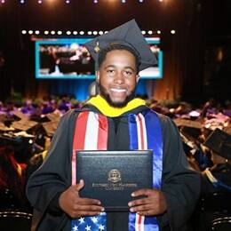 Pedro Borges, an SNHU 2024 graduate with his bachelor's in business administration from SNHU.