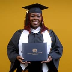 Candace Boyer '25, an SNHU graduate with a Bachelor of Arts in Psychology.