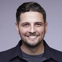 Jason Eborn, a data analytics instructor at SNHU and 2017 MBA graduate.