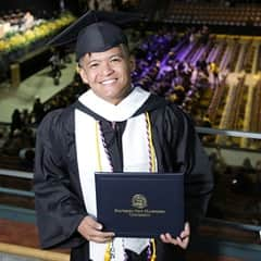 Josh Tolentino ’23, a graduate who earned his bachelor’s in IT at SNHU.