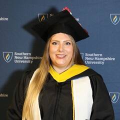 Kaela Belli, a 2023 graduate from SNHU with a bachelor's in business administration.