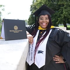 Karen Raquel Quezada '21G, master's in psychology graduate from SNHU