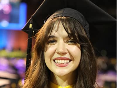 Katlyn Genovese '23, online degree graduate