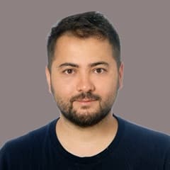 Ulugbek Miniyarov '21, who earned his bachelor's in computer science with a concentration in software engineering from SNHU.