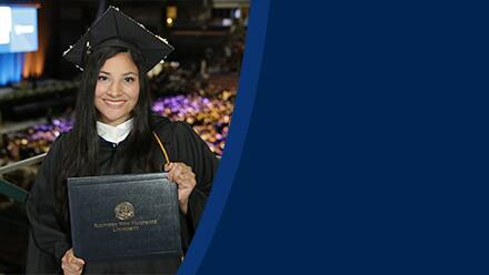 Savannah Martinez,  a 2024 bachelor’s in psychology graduate from SNHU.