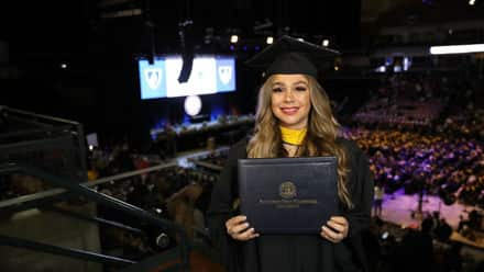 Tiare Hazen '23, a bachelor's in business administration graduate at SNHU.